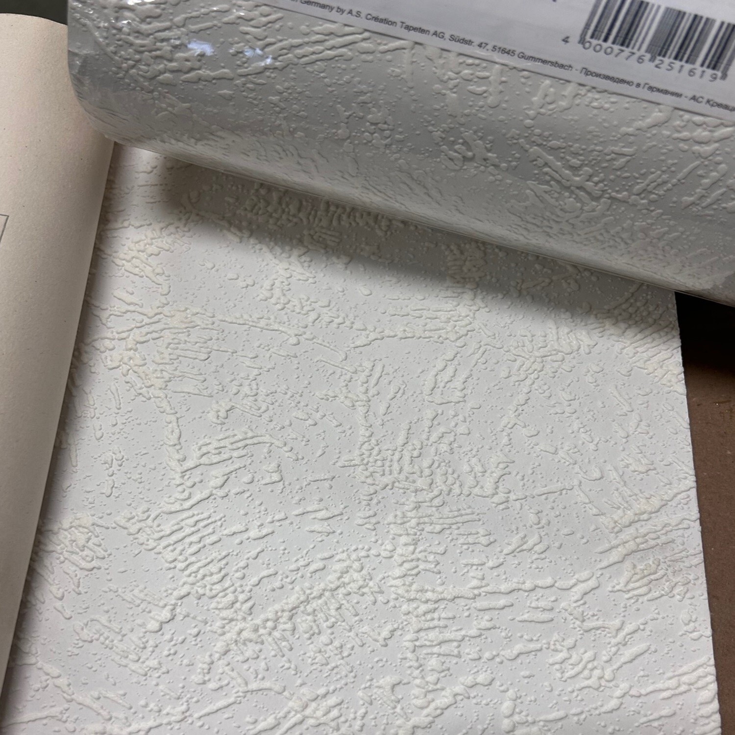 White Expanded Blown Vinyl Bark Effect Wallpaper Textured Paintable