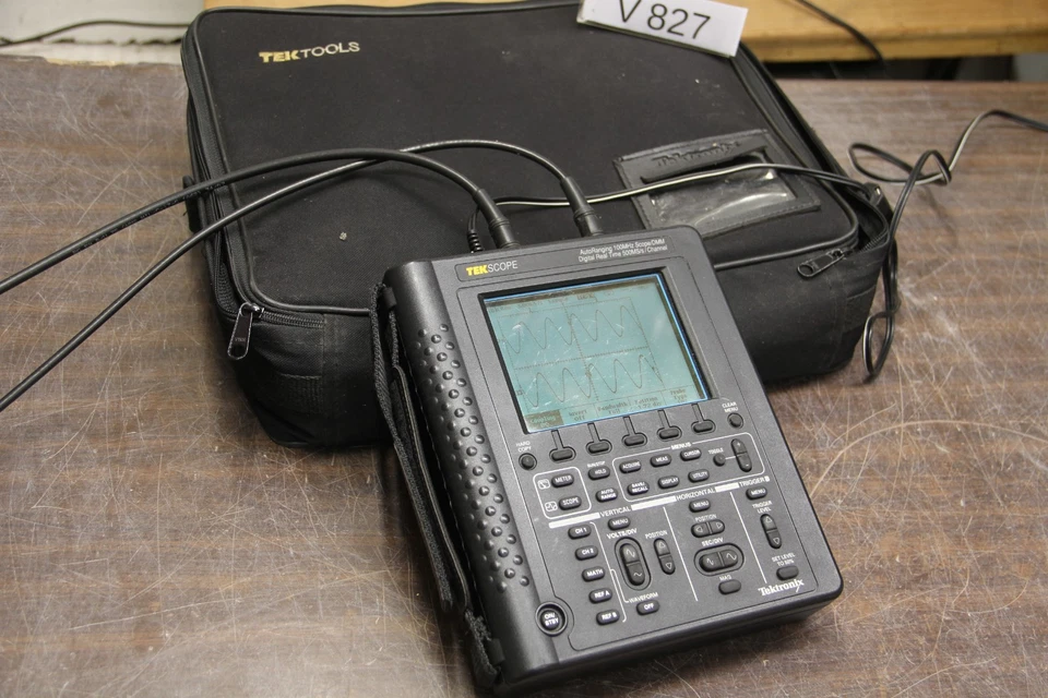 TEKTRONIX THS720 DIGITAL REALTIME OSCILLOSCOPE / DMM 2x100MHz + Accessory # V827 - Photo 1/4