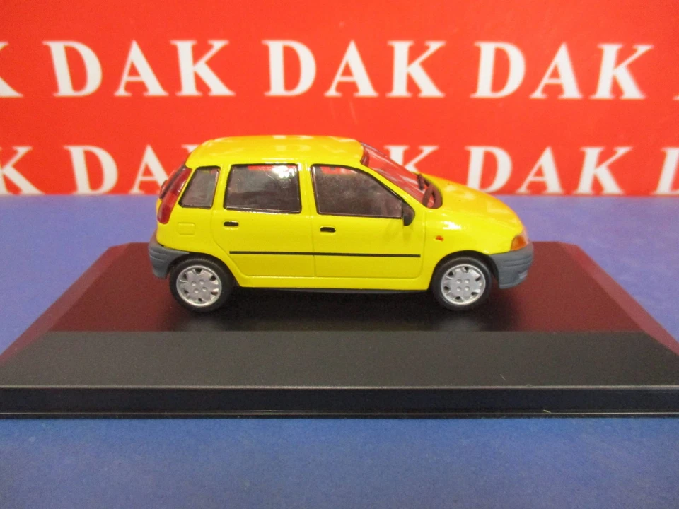 Die cast 1/43 Modellino Auto Fiat Punto 60 S Yellow 1995 5 - Immagine 4 di 4