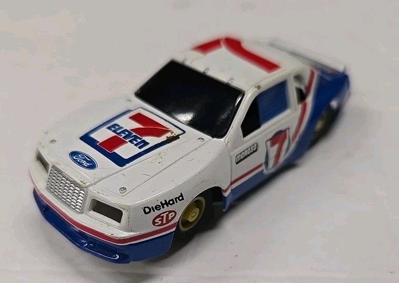 Tyco HO Scale #7 Ford Thunderbird 7- Eleven Slot Car Vintage 