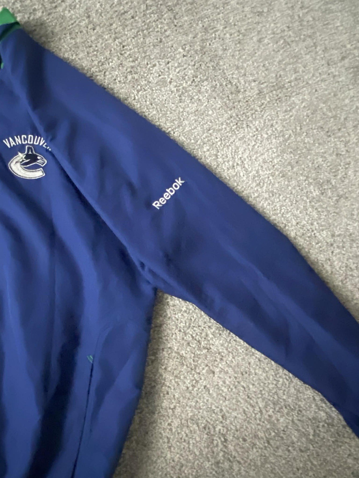 Vancouver Canucks Reebok Center Ice Full Zip Jacket Men’s Large Blue Hockey NHL thumbnail 4