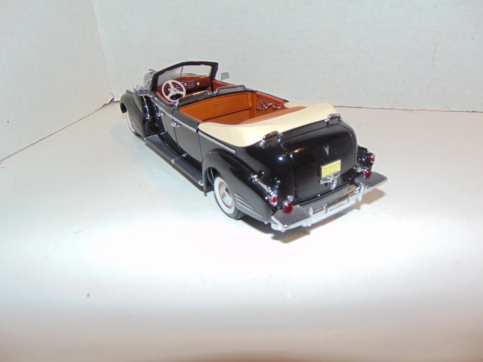 Die Cast Car 1:24 1938 Presidential Limo Queen Mary - Image 4 of 4