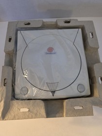 Sega Hong Kong/Japanese Dreamcast HKT-5010 Working w/ 2 controllers In Box