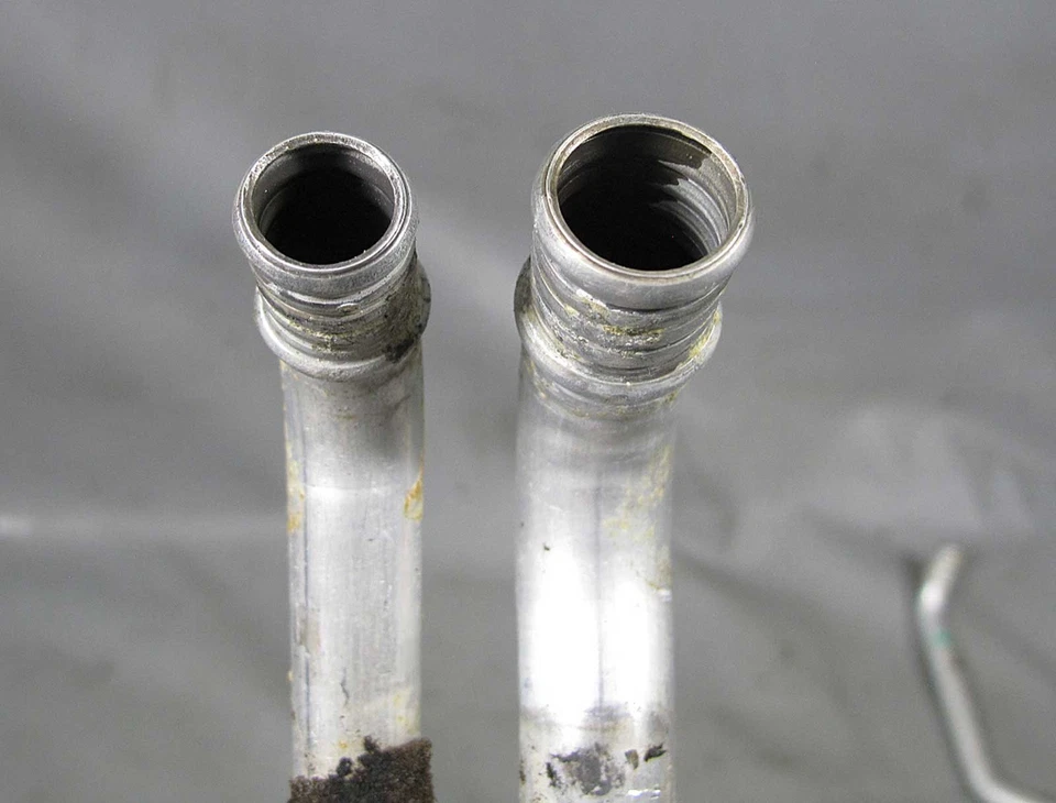 Juego de mangueras de metal y plástico con núcleo de calefacción Behr 1988-1997 usadas OEM para BMW E34 E32 E31 Foto 4 de 4