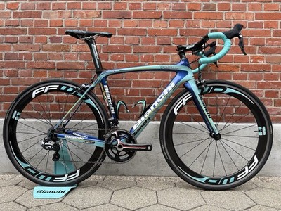 Bianchi Oltre XR Carbon/Shimano Ultegra Di2/Size 53/FFWD/Team