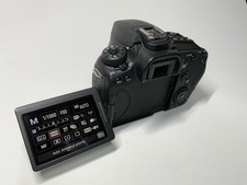 Canon EOS 90D 32.5MP Digital SLR Camera Body + Neewer  Battery Grip, batteries