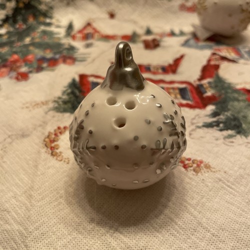 Cracker Barrel Christmas Ornament salt and pepper shaker set Gold Silver 2025@ - Picture 8 of 13