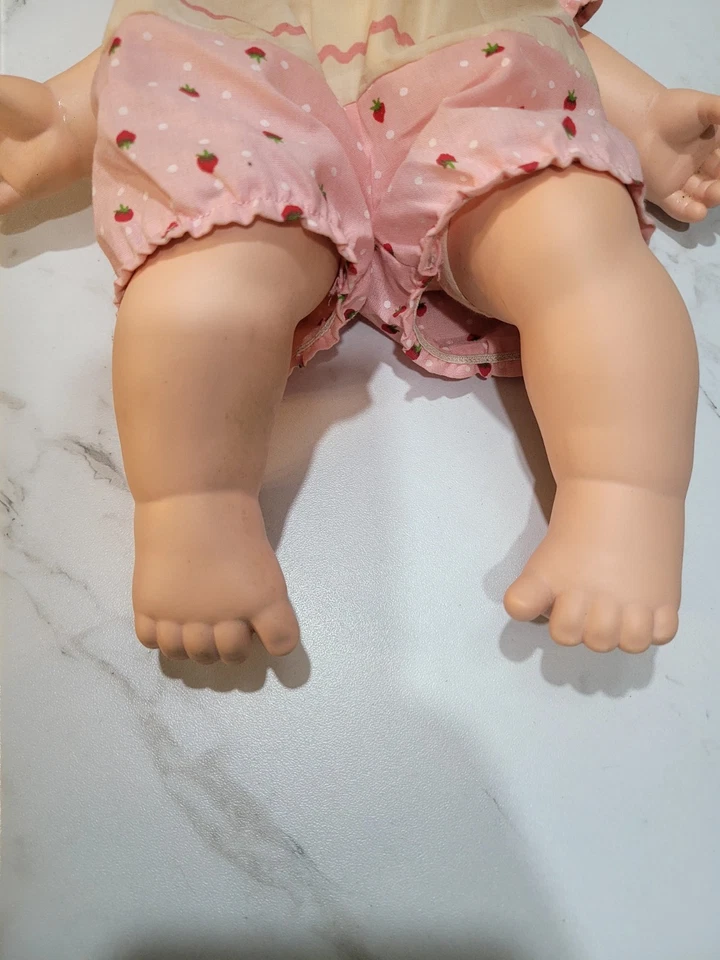 Muñeca bebé vintage Kenner 1982 Strawberry Shortcake 13" Blow Kiss  Foto 3 de 4