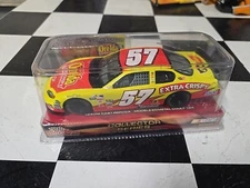 Nascar Collector Series 1/24  Die Cast 2005 Brian Vickers 57 Ore-ida Car 