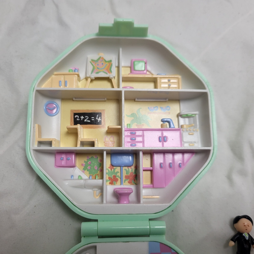 Polly Pocket Polly’s School Vintage 1990 Green Octagon Compact Male Figure Man - Picture 6 of 7