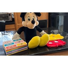 Vintage 1986 DISNEY Worlds of Wonder Talking Mickey Mouse 6 Books 6 Tapes