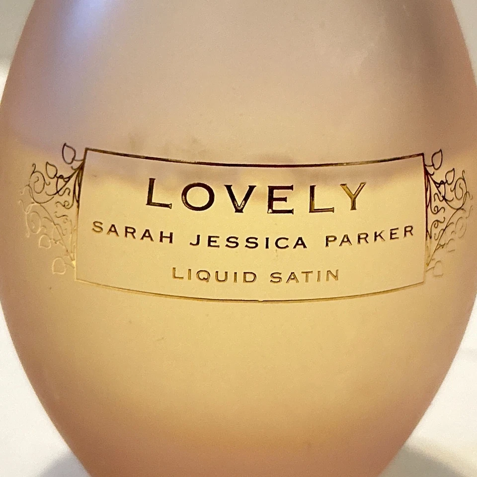 Sarah Jessica Parker Lovely Liquid Satin Perfume Serum Spray 3.4 FL.OZ - Image 3 of 4