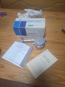 HANAU TOUCH-O-MATIC NATURAL GAS BUNSEN BURNER NO. 77-0 IN BOX SEE PHOTO DESCRIP.