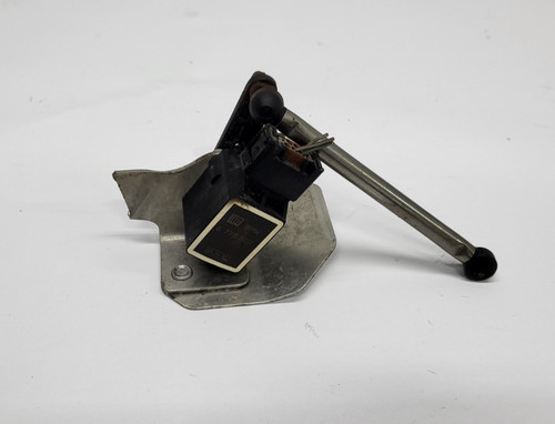 BMW 5er E61  Xenonscheinwerfer Höhenstandssensor Niveausensor  6778809   (06)