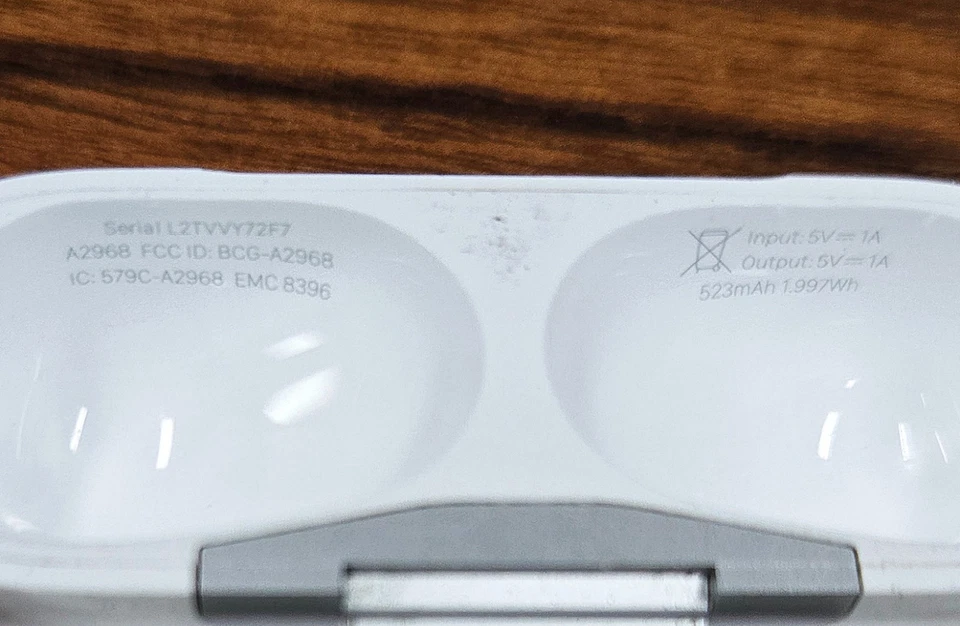 Apple AirPods 1 1a generazione Bluetooth con Custodia di Ricarica Wireless A2083 Bianco - Immagine 4 di 4