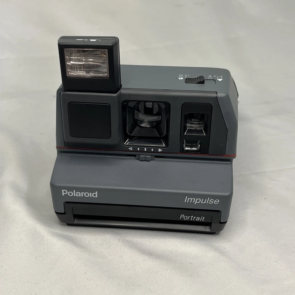 POLAROID Impulse Portrait 600 Instant Land Camera - In Excellent Condition - Bild 2 von 4