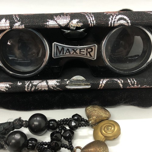 Vtg Maxer Opera Glasses Made in Japan 3.5 x 26 Pocket Binoculars Velvet Pouch - Picture 2 of 12