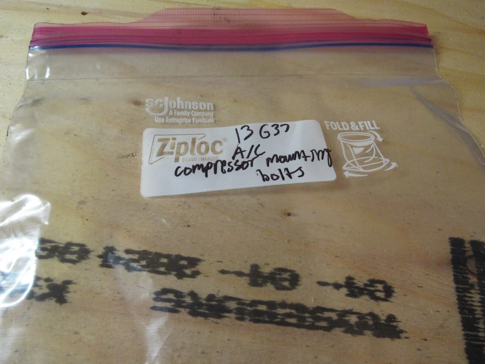 Pernos de montaje de compresor de aire acondicionado Infiniti G37 2009-2013 Foto 2 de 2