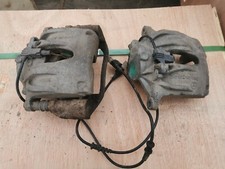 2003 Mercedes e27 W211 pair front brake callipers one with slider