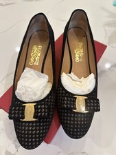 Gorgeous New Salvatore Ferragamo Vara 1 Bow Black Gold Pumps Heels Shoes 9