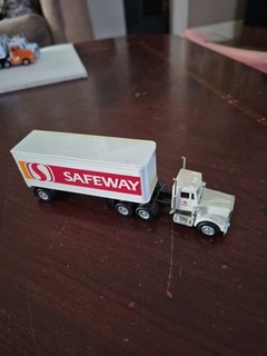 Safeway Semi Truck & Trailer HO Scale