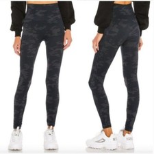 Spanx Look At Me Now Leggings Black Camo size Medium