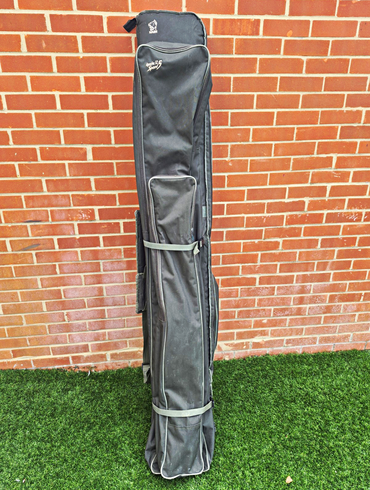 Nash Apache 12,5 Speed Fishing Rod Holdall, £25 Buyer to collect 1 small repair