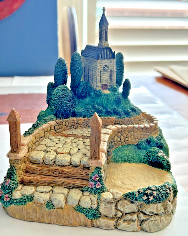 LOT # 83** Hummelscape**FREE SHIP!!**   “Going To Church” Hummel