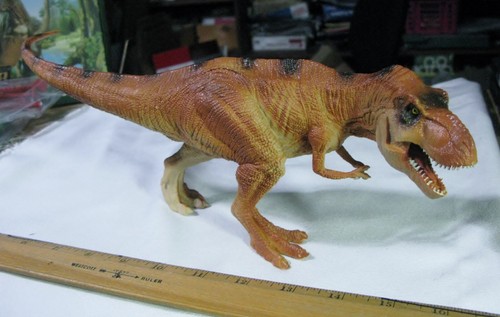 Lotmey DINOSAUR KINGDOM, Dinosaurs (up to 14" tall), Large "Park" Mat-NEW in BOX