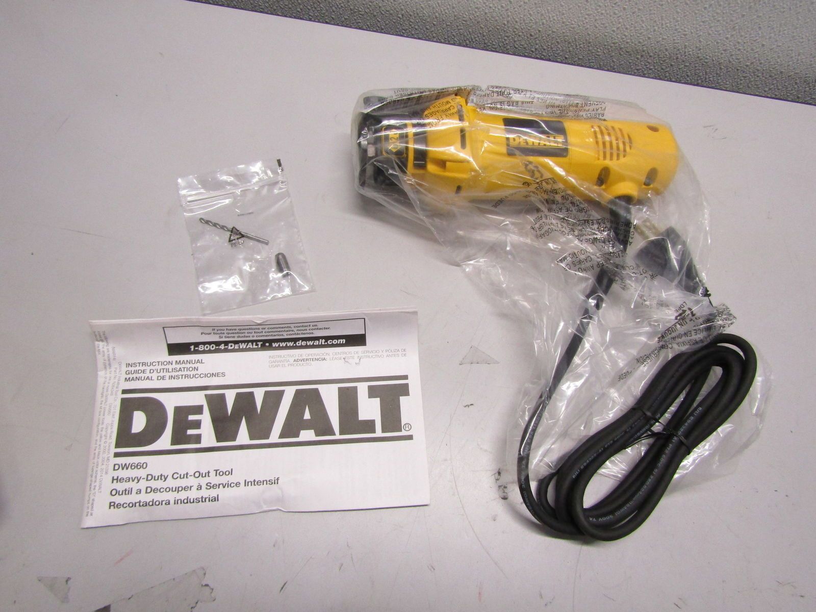 DEWALT HeavyDuty CutOut Tool DW660 eBay