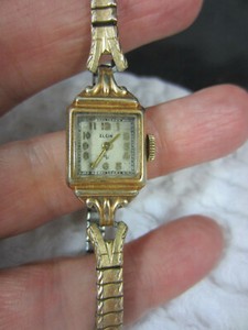 vintage elgin women's watch value