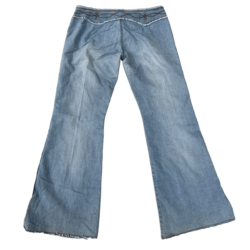 Vaqueros Amisu Vintage Azul Claro Pierna Acampanada Talla 34 Parte Inferior Abertura Deshilachada Foto 2 de 4