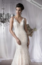 Jasmine Fit And Flare Wedding Dress. NWT. US 12