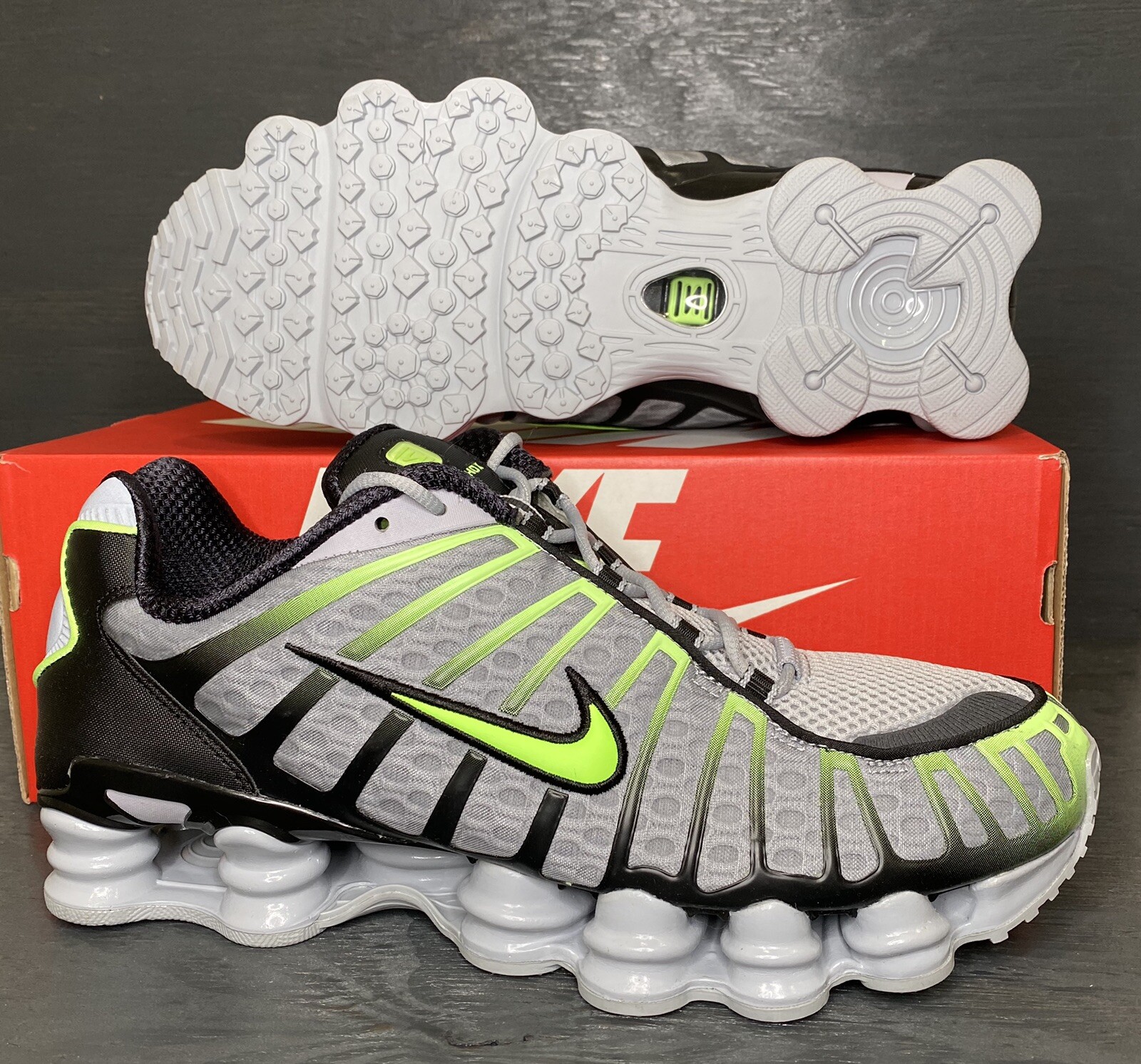 black and lime green nike shox