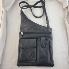 ILI New York Toronto Black Genuine Leather Crossbody Organizer Bag