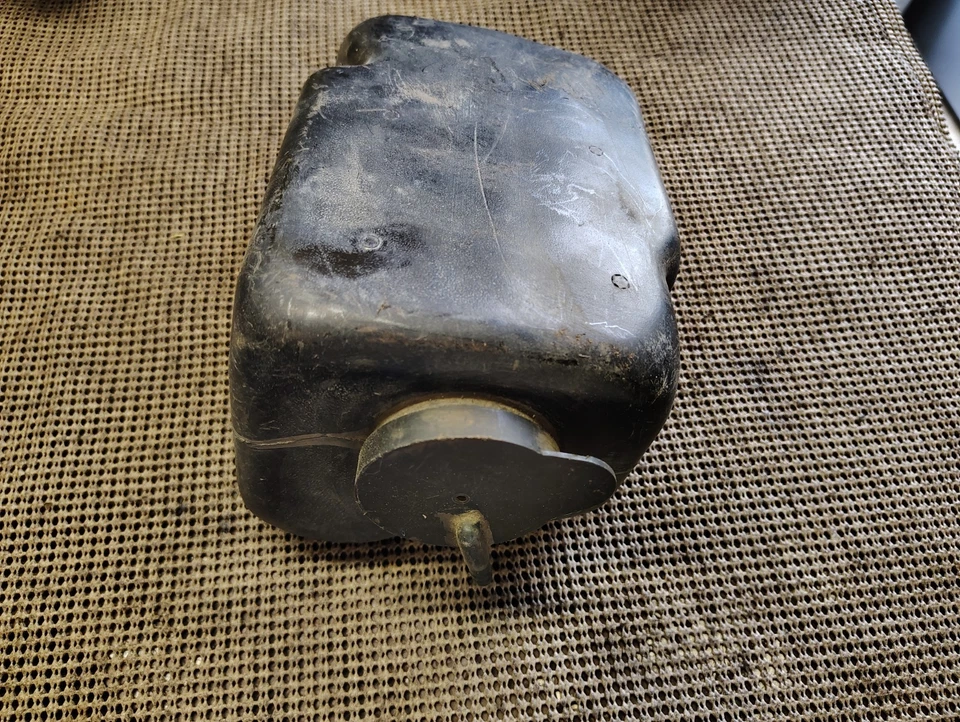 Reservatório de fluido para lavadora Pontiac Bonneville Catalina Executive Grand Prix 1967-68 - Imagem 4 de 4