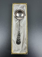 Versilberter Zierl&ouml;ffel Rosenmotiv &ndash; Punze 100 &ndash; im Etui &ndash; Vintage