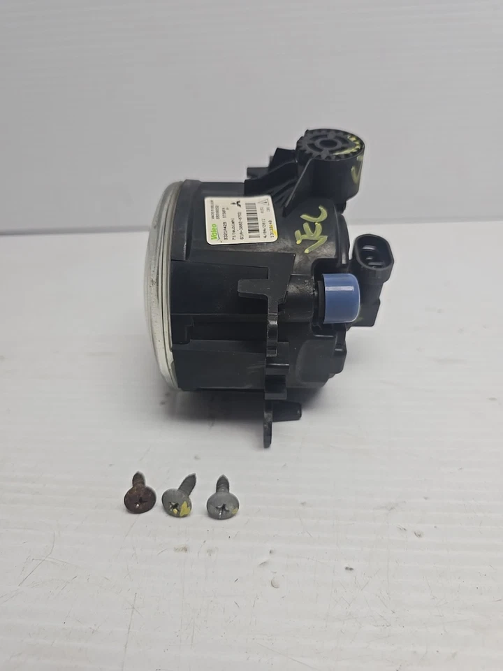 ✅️Luz antiniebla izquierda lado conductor MITSUBISHI ENDEAVOR 2009-2011 OEM P/N-8321A080 Foto 3 de 4