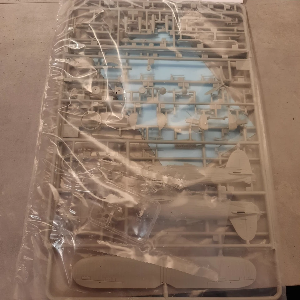 Scale Model Kit FIAT CR.42 Falco Italeri scala 1/72 Aereo - Immagine 3 di 4