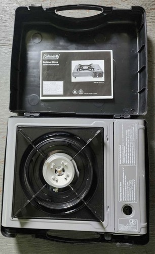 COLEMAN TRAGBARER BUTAN CAMPINGKOCHER MIT KOFFER MODELL 2800 SERIE #8104