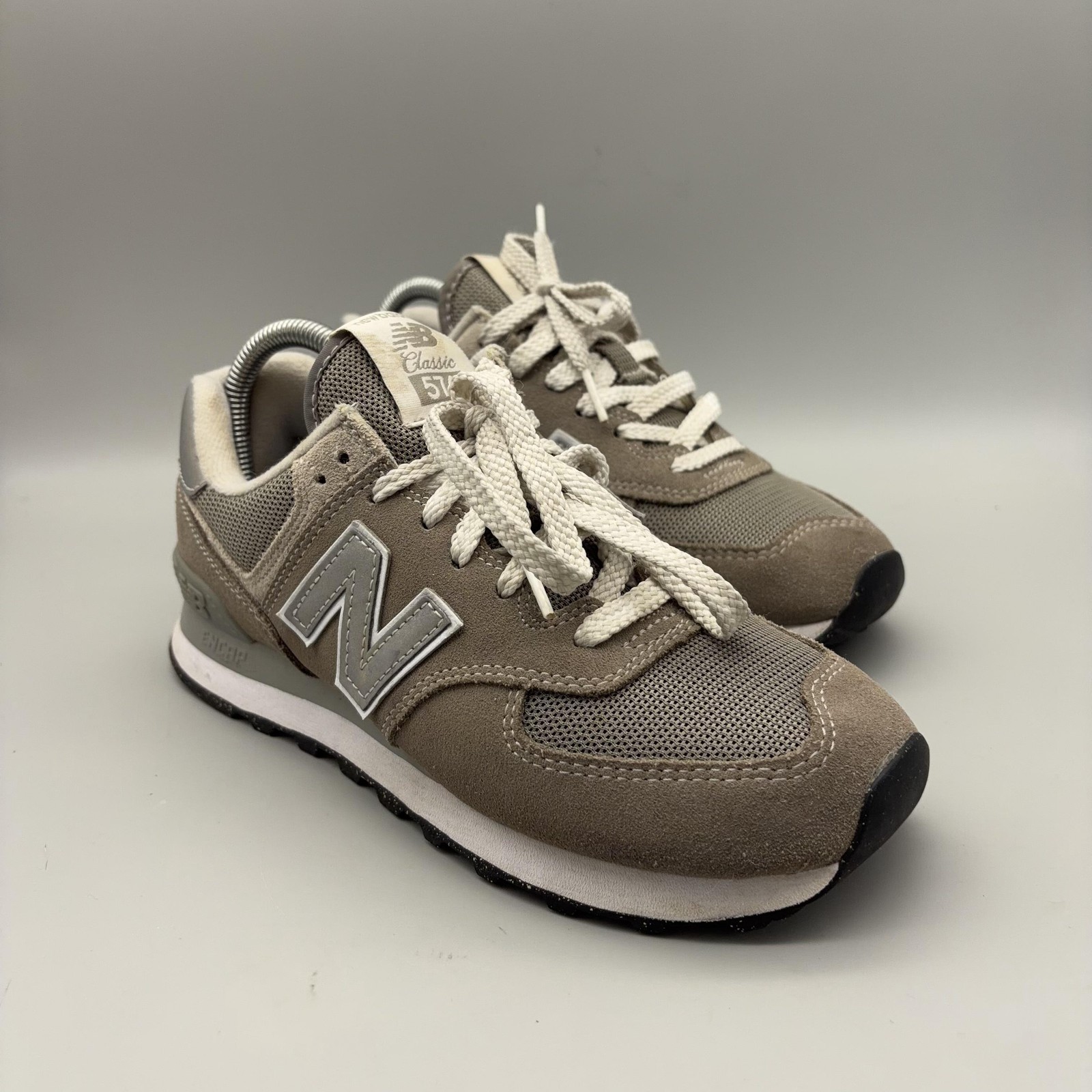 New Balance 574 Shoes Womens Size 7 Gray Suede Mesh Core Sneakers WL574EVG