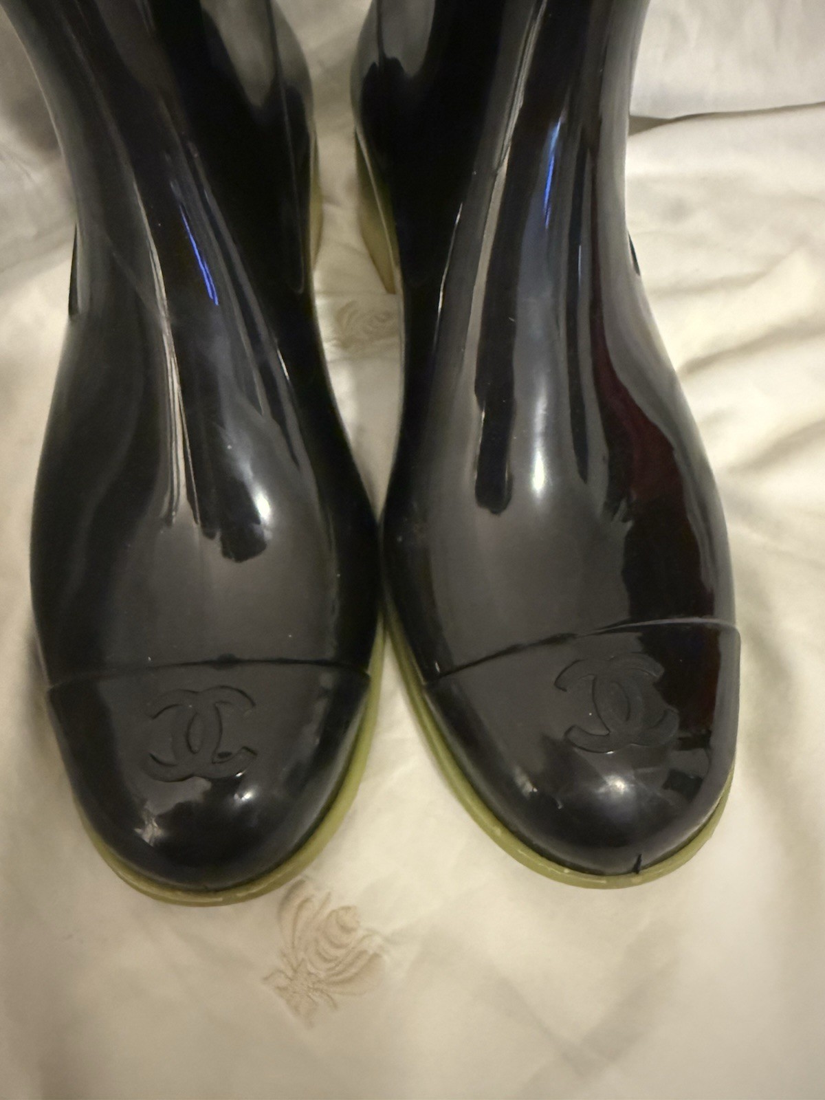 Authentic Chanel Vintage Interlocking CC Logo Rub… - image 6