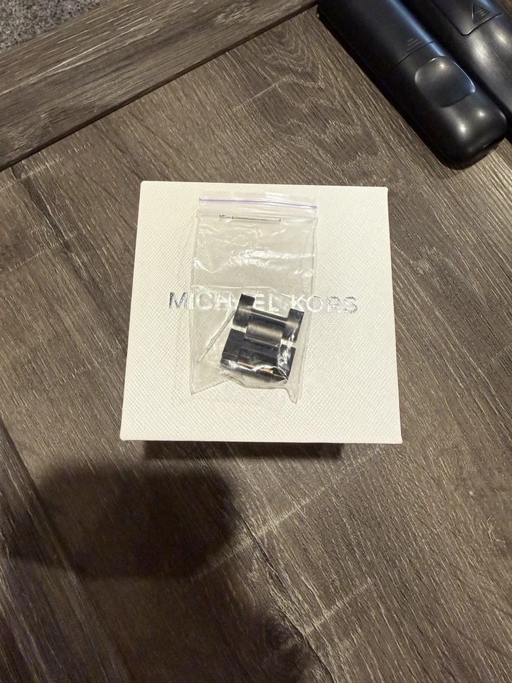 Matte Black Michael Kors Luxury Watch For Men - Image 4 of 4