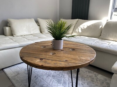 Einzigartiger industrieller rustikaler Couchtisch aufgearbeitete Kabeltrommel auf Haarnadelbeinen 100 cm