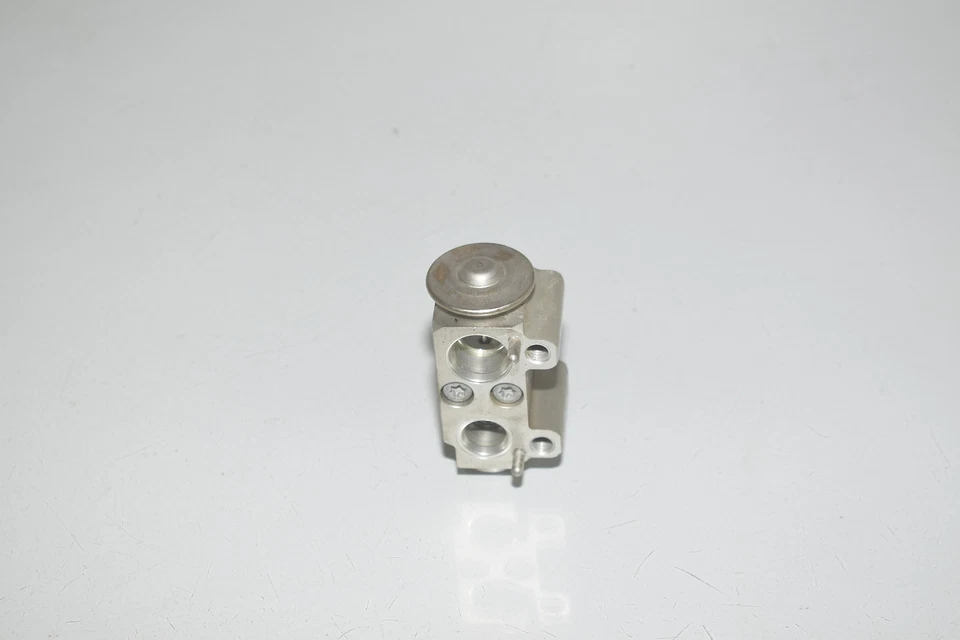 BMW F26 X4 F25 Expansion Valve R1234YF 6823978 - Image 2 of 4