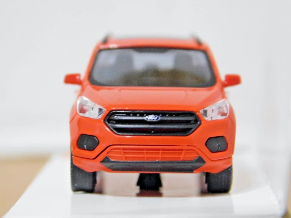 Ford Escape Busch 53502 1/87 HO 2017 (Kuga en Alemania) con techo corredizo) rojo nuevo en caja Foto 3 de 4