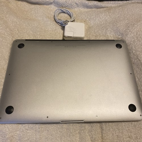 2012 Apple Macbook Air 13"-Core I5-1.7GHZ,4GB,128GB SSD,OSX Catalina,New Battery - Picture 9 of 13