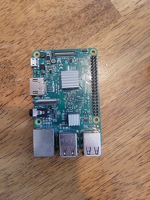 Raspberry Pi 3 Model B Quad Core 1.2ghz 64bit CPU 1gb RAM WiFi & Bluetooth 4.1