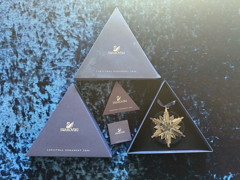 Vintage 2006 SWAROVSKI Annual Snowflake Crystal Christmas Ornament In Box