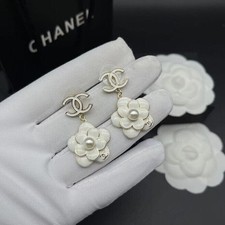 Women's Crystal & Pearl Earrings - Elegant Circle Dangle Studs Wedding Date UK..